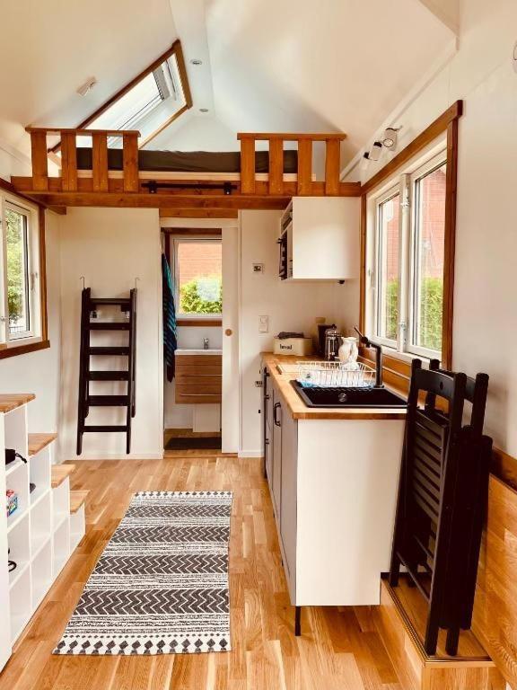 Tiny House Fleesensee Mit Eigenem Garten Und Nur Wenige Meter Vom Seeufer เกอห์เรน-เลบบิน ภายนอก รูปภาพ