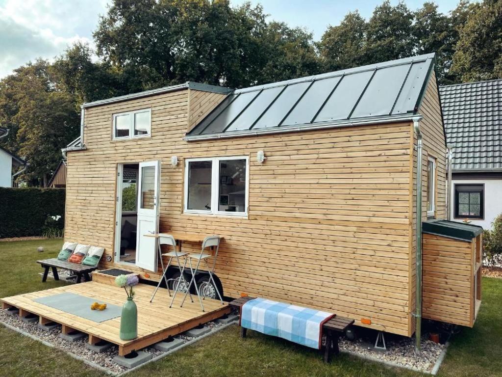 Tiny House Fleesensee Mit Eigenem Garten Und Nur Wenige Meter Vom Seeufer เกอห์เรน-เลบบิน ภายนอก รูปภาพ