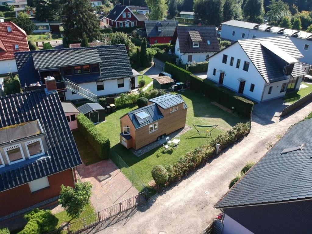 Tiny House Fleesensee Mit Eigenem Garten Und Nur Wenige Meter Vom Seeufer เกอห์เรน-เลบบิน ภายนอก รูปภาพ